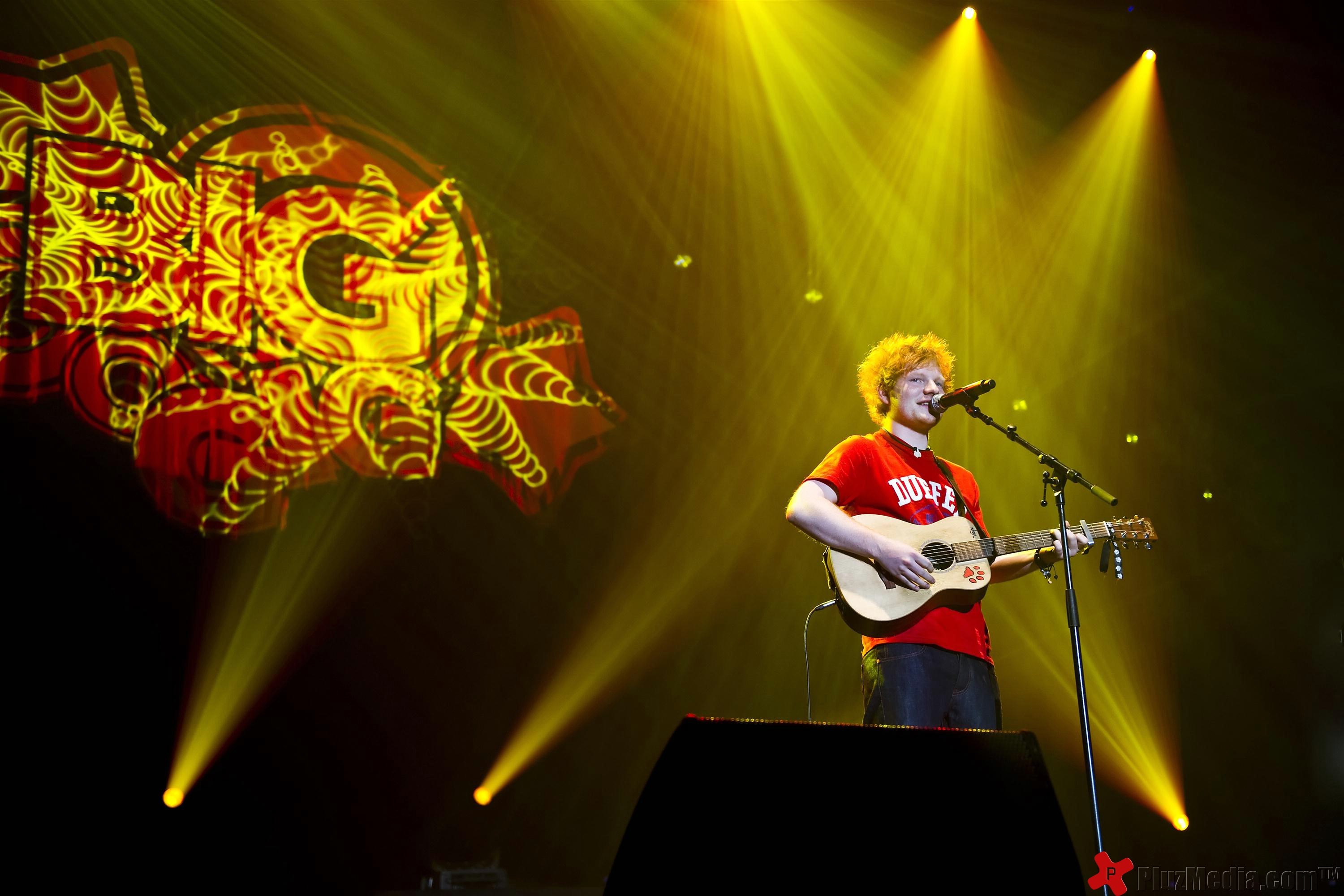 Ed Sheeran Performs Live at GirlGuiding UK - Big Gig 2011 | Picture 92342